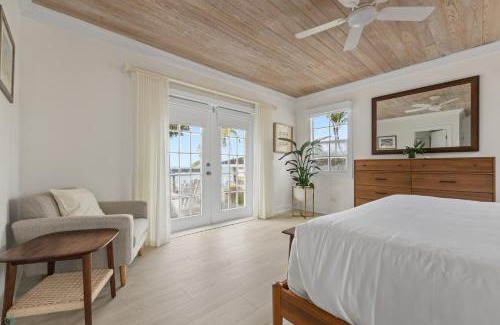 Dunmore Town Hotel | Romora Bay Resort & Marina