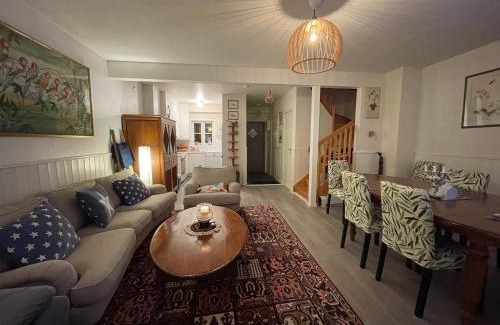 Stromstad House | Romslig og sjønært feriehus på Nøtholmen