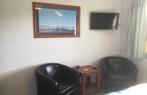 Tuatapere Bed & Breakfast | Ron and Tony's Bed & Breakfast