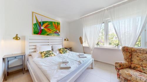 Pezinok Bed & Breakfast | Ron De Mar #1 modern room