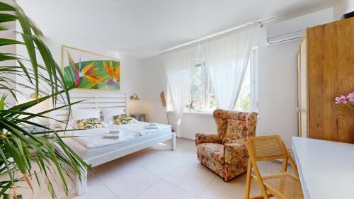 Pezinok Bed & Breakfast | Ron De Mar #1 modern room