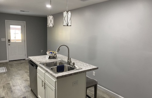 Crestline Heights House | RON'S HOUSE: Cozy & Charming in Revitalizing Area