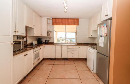 Margate Beach Apartment | Rondevoux 16