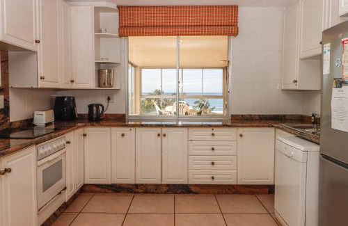 Margate Beach Apartment | Rondevoux 16