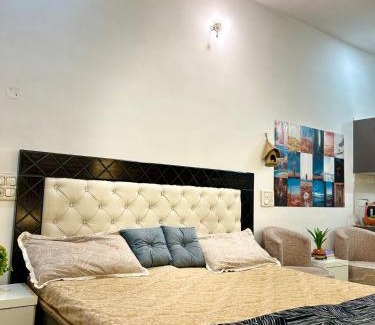 Panchkula Urban Estate Bed & Breakfast | Rooftop Bliss