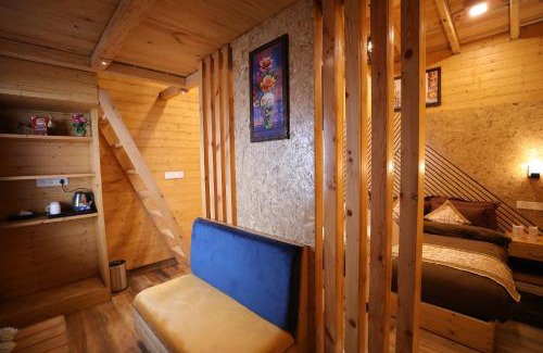 Naina Range Hotel | Rooftop Cottages & Restaurant, Pangot