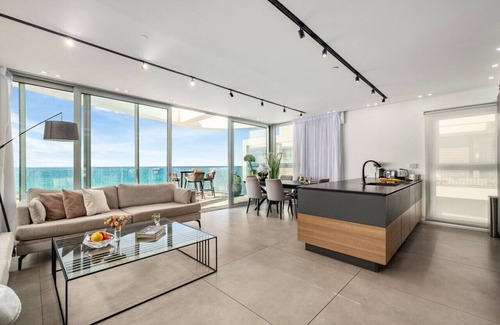 Haifa Condo | Rooftop Jacuzzi Seafront Penthouse by Sea N' Rent