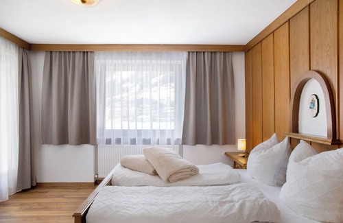 Zell am Ziller House | Room '1' with Mountain View and Balcony