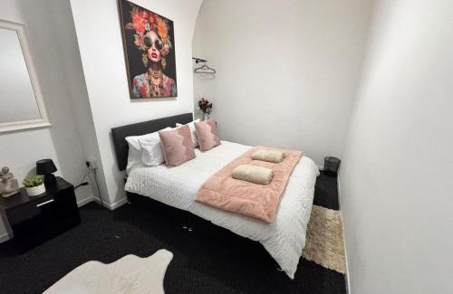 Liverpool House | Room 2 Shared House 10 min from Center