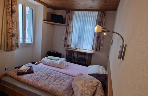 Naters House | Room 206 - Hotel Bellevue