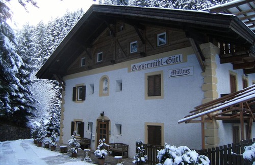 San Nicolo d'Ega Apartment | Room 3 on the 1st Upper floor with space-saving wall bed and shower/toilet