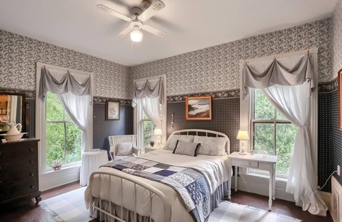 Tionesta Bed & Breakfast | Room 4 at The Vintage Inn Boutique B&B. Gourmet food and cocktails included!