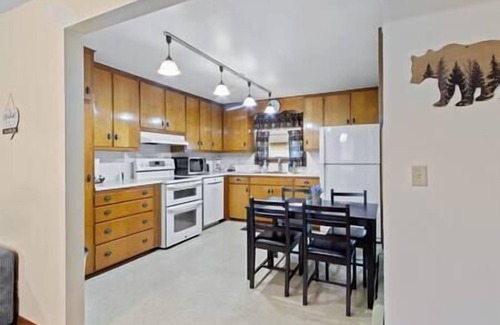 Montello Apartment | Room 8, 2 Bed Apartment