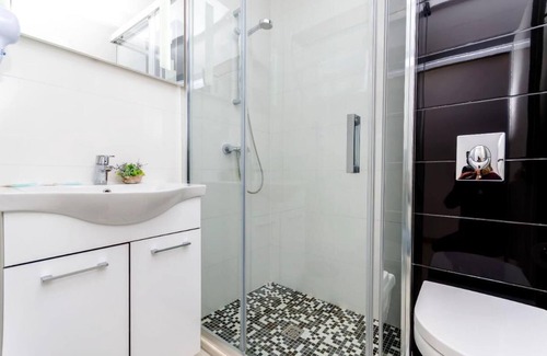 Kastel Stafilic House | Room-all Saints Suites B&b Kastela