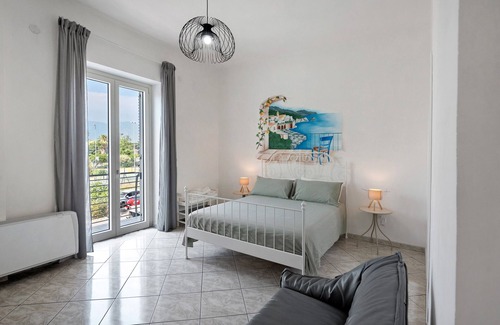 Pagani Bed & Breakfast | Room 'Camera Tripla Costiera' with Shared Terrace, Wi-Fi and Air Conditioning