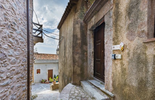 San Marco d'Alunzio Apartment | Room 'Dello Acatapano' with Balcony