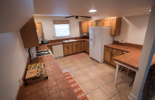 Broadmoor House | Room for everyone in Uptown