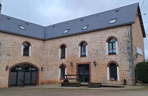 Fye Apartment | Room 'Le Meslay N°9 - Chambre 4 Pers' with Shared Terrace, Shared Garden and Wi-Fi