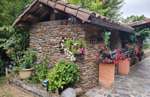 Saumane Apartment | Room 'Le Moint Aigoual' with shared terrace, shared garden and Wi-Fi