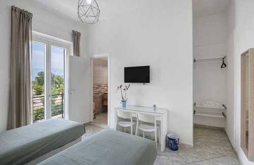 Pagani Bed & Breakfast | Room 'Napoli' with Shared Terrace, Wi-Fi and Air Conditioning