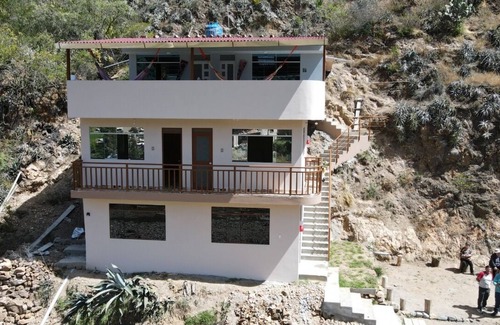 Huaraz Cottage | room private view mountain range white and interandean valley