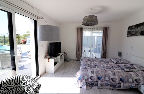 Le Thou Bed & Breakfast | Room rental for 2 people with disabled access, small dog accepted
