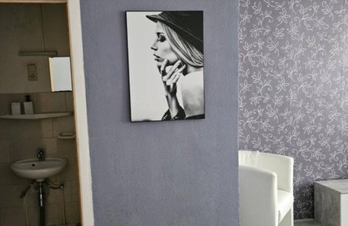 Bahnhofsvorstadt Hotel | Room rental Freiberg center