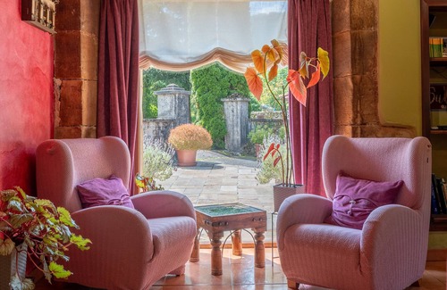 Santianes de Ola Apartment | Room 'Texu' with Mountain View, Shared Garden and Wi-Fi