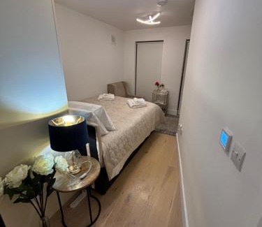Ahascragh House | Room to rent in modern house,Central location
