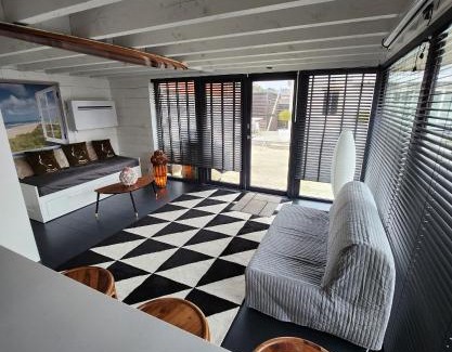 Willebroek Bed & Breakfast | room Tomorrowland with pool