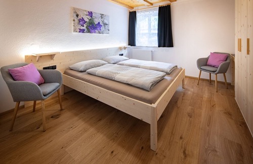 San Cipriano Bed & Breakfast | Room 'Veraltenhof Tschafon' with Mountain View, Shared Terrace and Shared Garden