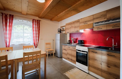 San Cipriano Bed & Breakfast | Room 'Veraltenhof Tschamin' with Mountain View, Shared Terrace and Shared Garden
