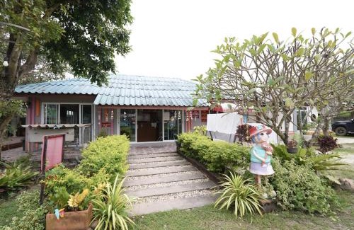 Phanat Nikhom Hotel | RoomQuest Chonburi Phanat Nikhom