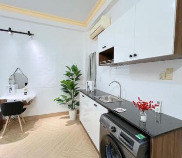 District 10 House | Rooms House