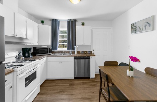 New Castle House | Rooms on Rose