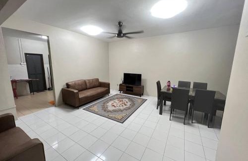 Sungai Buloh House | Rooms Options