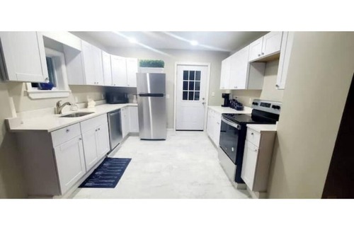 North Weymouth Apartment | Roomy home near Beach & Boston Free parking