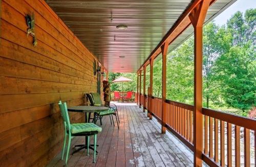 Egg Harbor House | Roomy House on 2 Acres - 2 Mi to Egg Harbor Beach!