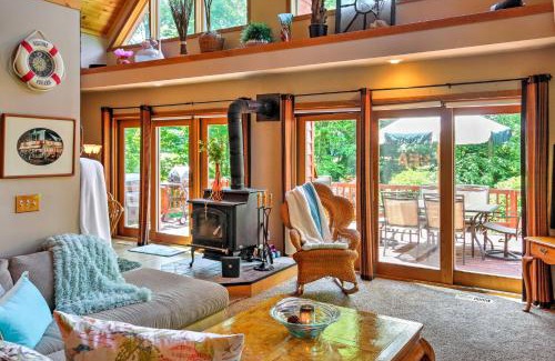 Egg Harbor House | Roomy House on 2 Acres - 2 Mi to Egg Harbor Beach!