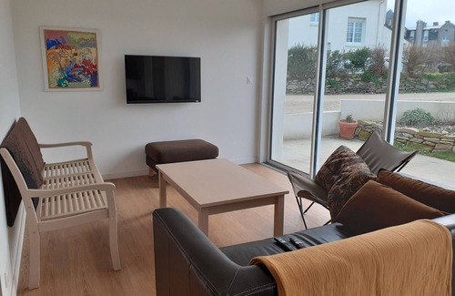 Roscoff Apartment | Roscoff, 100 meters from the beach and Thalasso, apartment with garden.