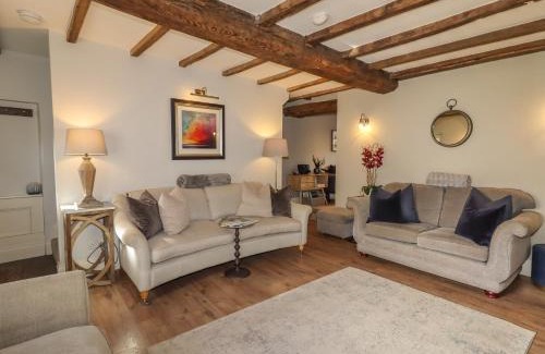 Matlock House | Rose Cottage