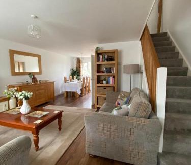 Ryde House | ROSE COTTAGE