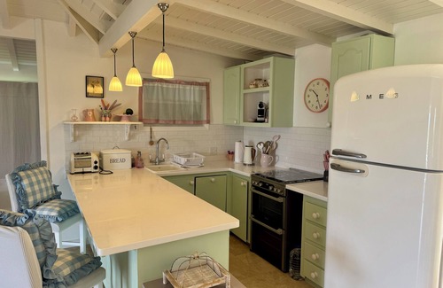 Falmouth Harbour House | Rose House, charming 2-bedroom house with pool and WiFi, AC, Falmouth, Antigua