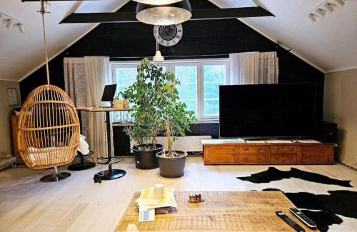 Takkula House | RoseGarden - art&nature - talo luonnossa