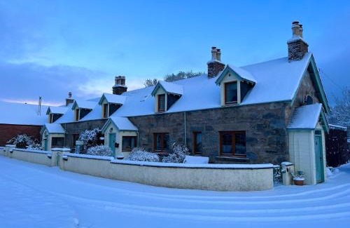Gorstan House | Rosemount Cottage ONE- Highland Cottage