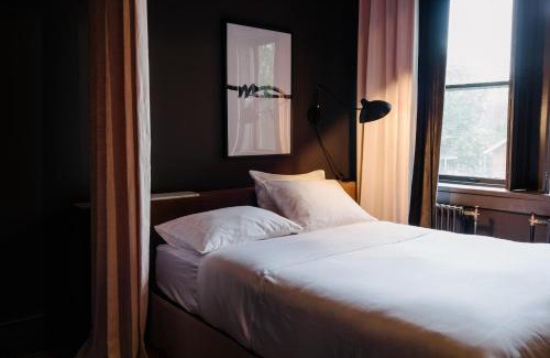 Kingston Hotel | Rosemount Inn