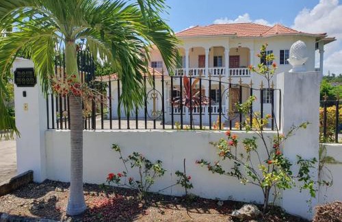 IronShore Estates Apartment | Rosewood Villa
