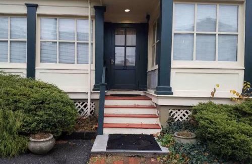 Roslyn House | Roslyn Village Motel