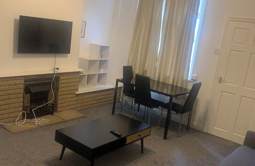 Burnley House | Rotzy Residences Burnley Home Away From Home