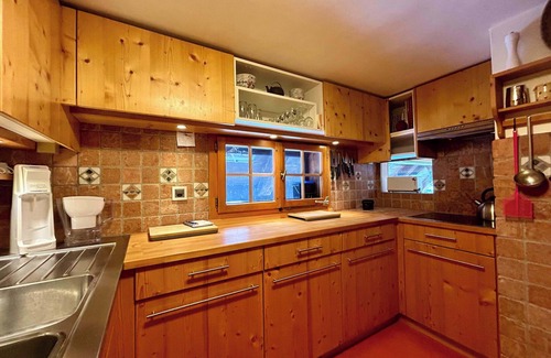 Rougemont Ski Chalet | Rougemont Hideaway Chalet by the River